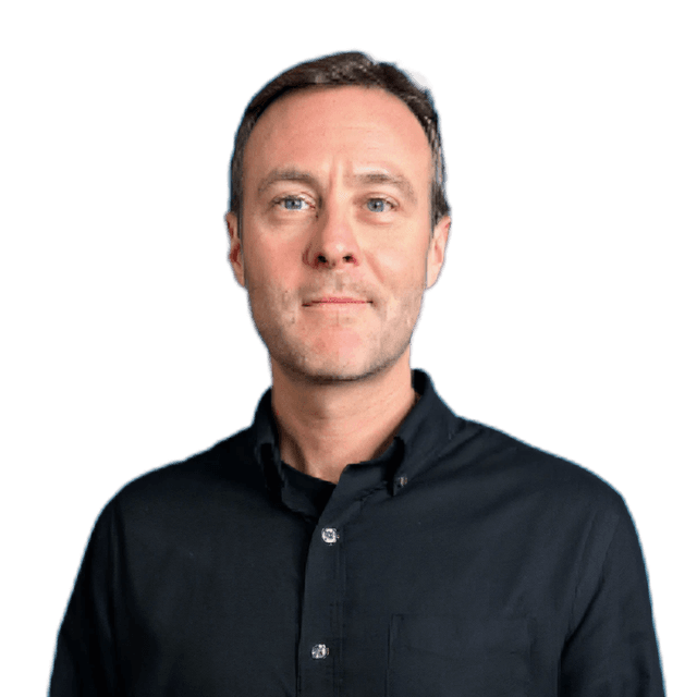 Daniel Davis headshot